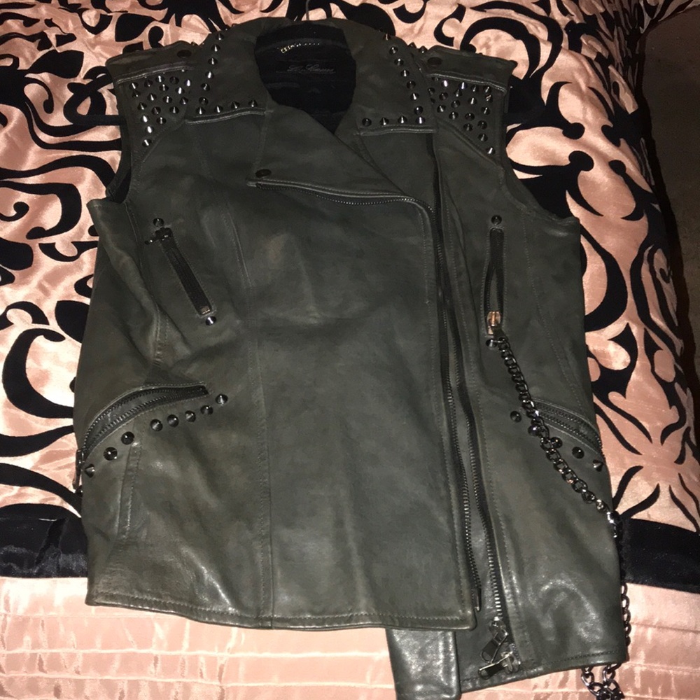 Vest - Picture 2 of 2
